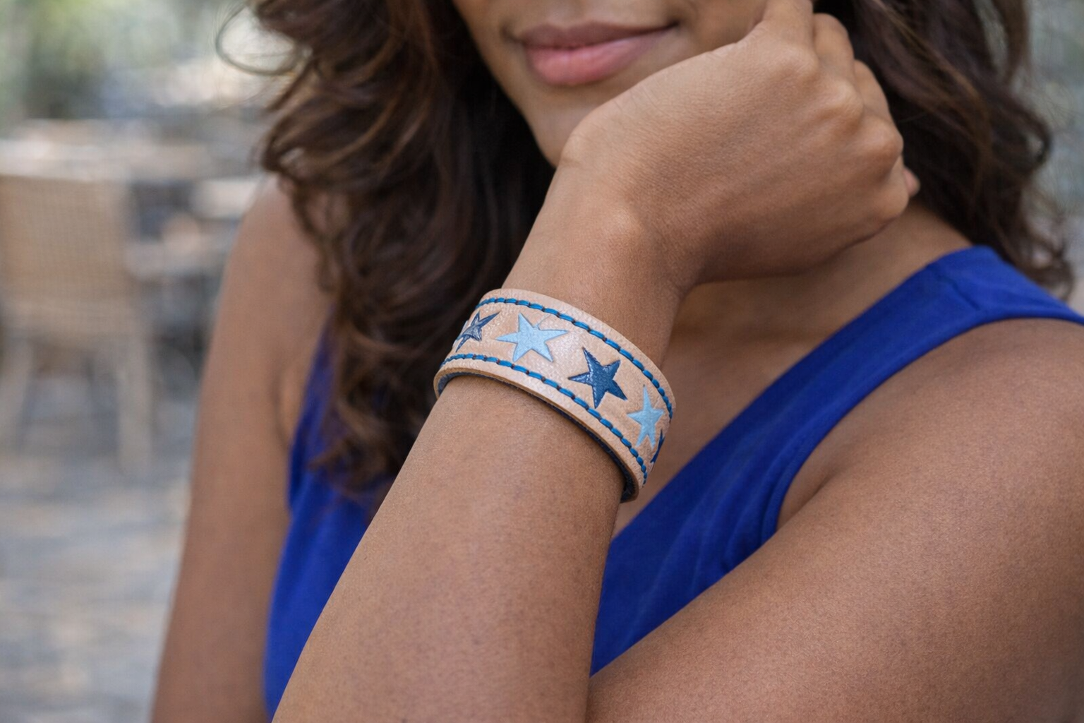 Brazalete de cuero Estrellas