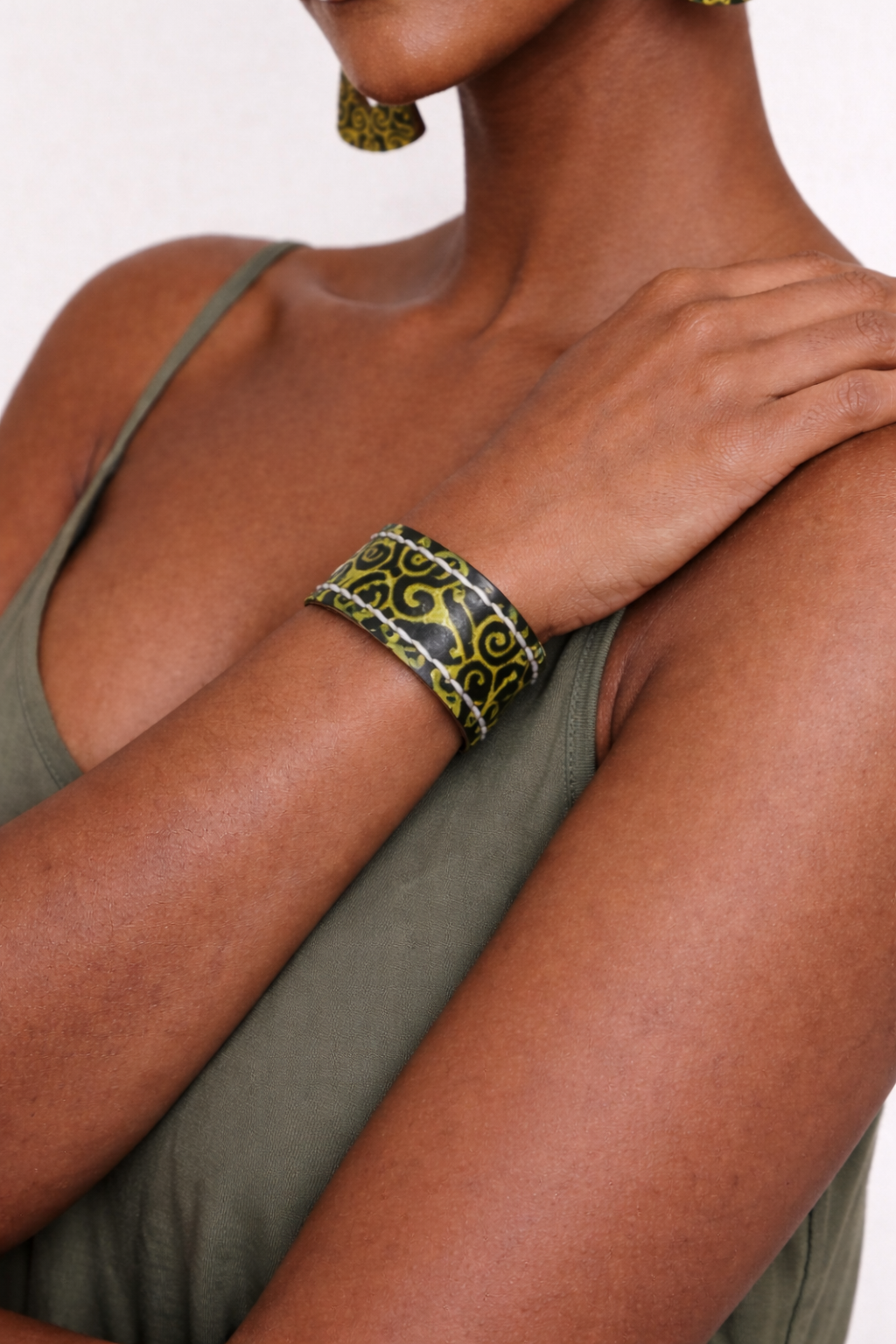 Brazalete de cuero Girasol